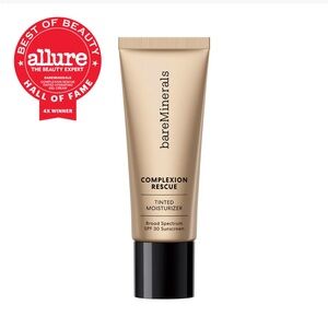 3.5 Cashew COMPLEXION RESCUE® TINTED MOISTURIZER WITH HYALURONIC ACID